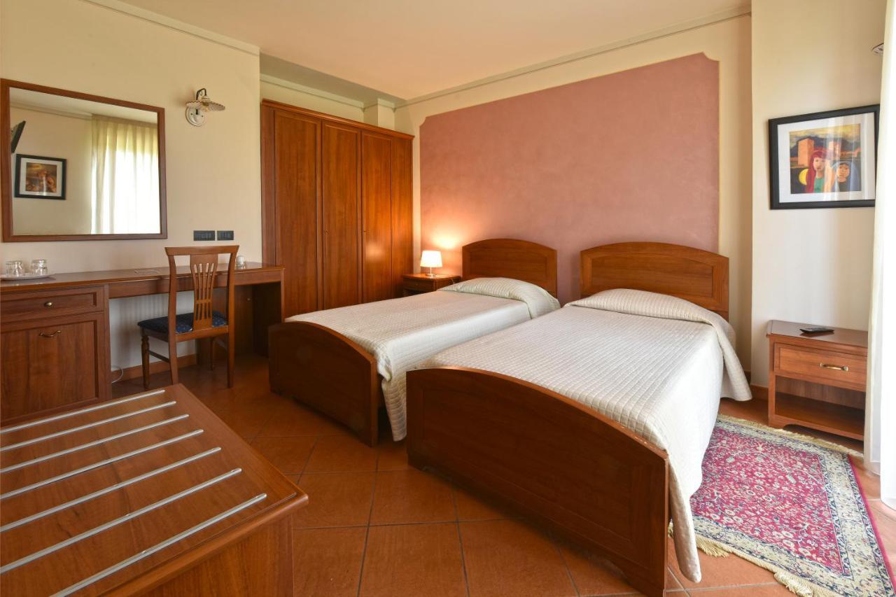Hotel Ristorante Borgovecchio Montegrosso dʼAsti Exteriér fotografie