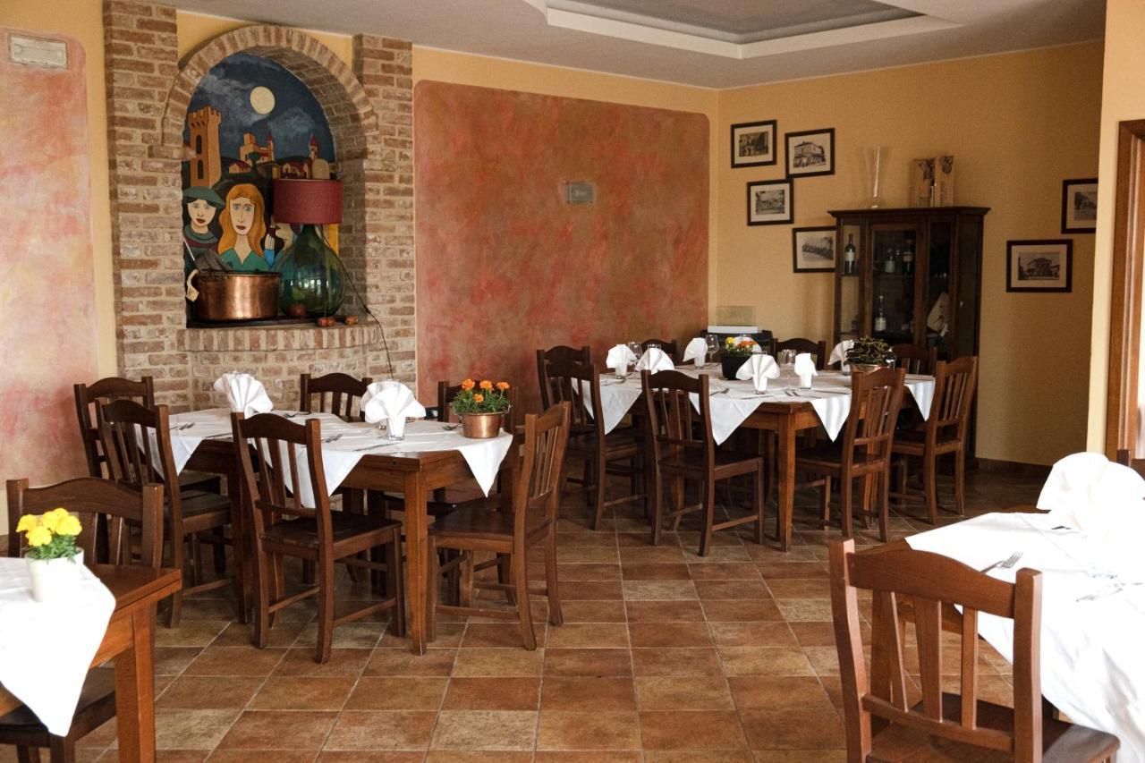 Hotel Ristorante Borgovecchio Montegrosso dʼAsti Exteriér fotografie