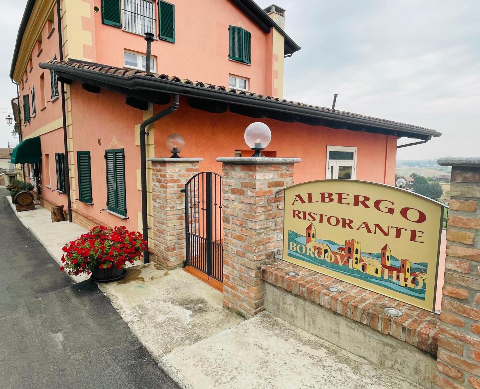 Hotel Ristorante Borgovecchio Montegrosso dʼAsti Exteriér fotografie